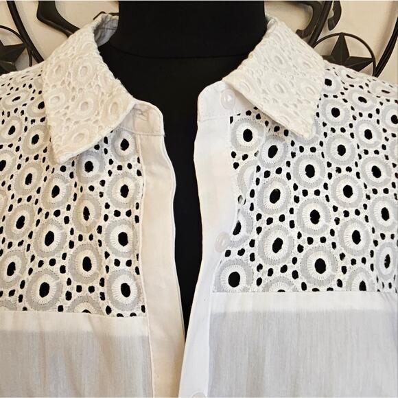 Zac & Rachel White Eyelet Button-Up Blouse Shirt NWOT - Picture 2 of 9